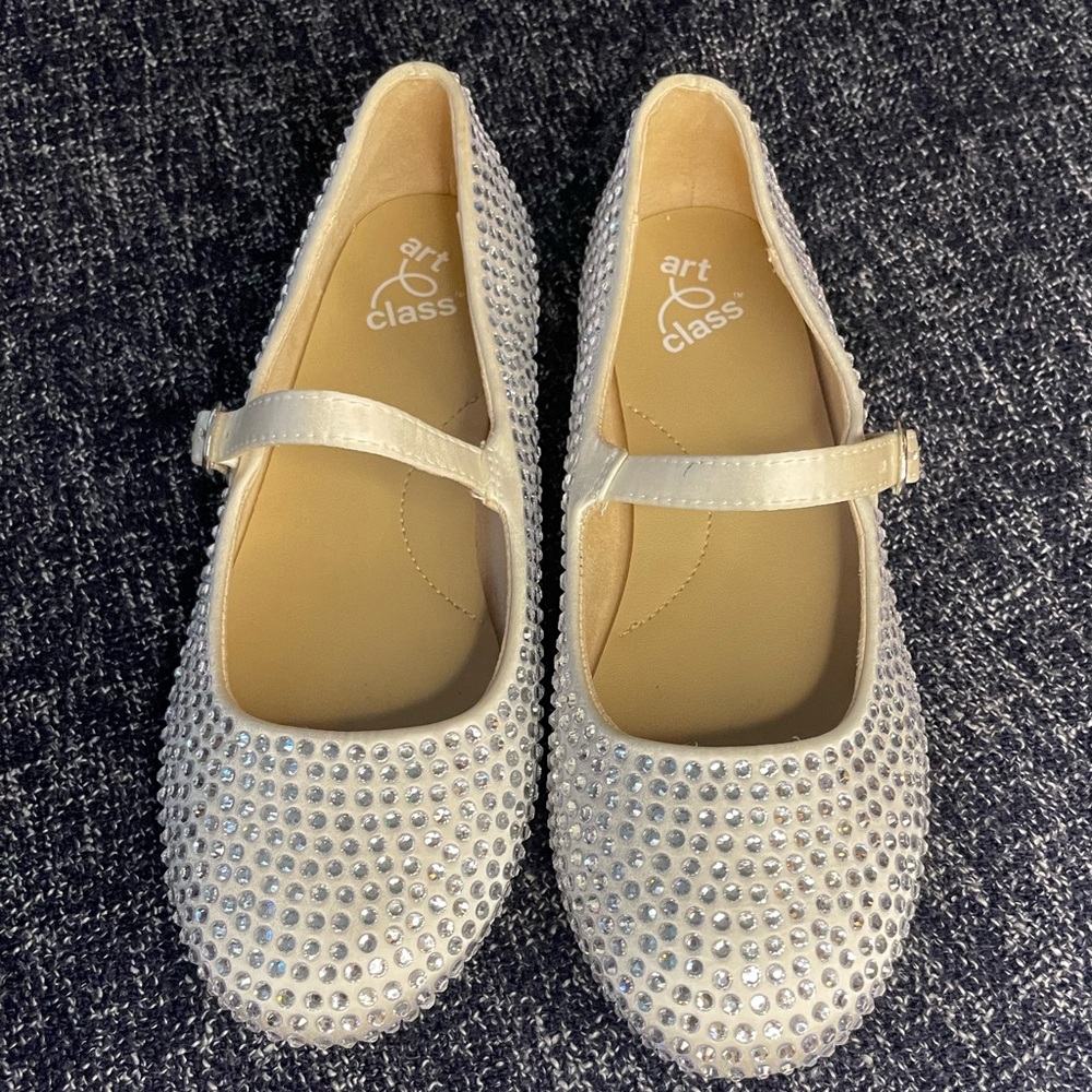 BNWOT Art class Silver Rhinestone Mary Jane Dress Shoes